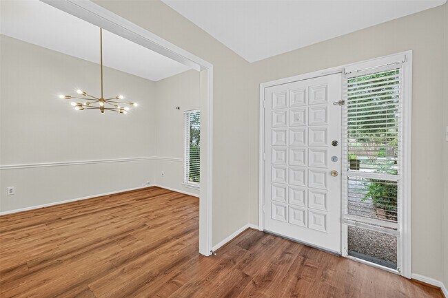 Building Photo - 10815 Shawnbrook Dr