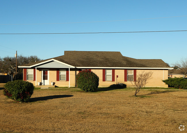 Building Photo - Kingswood Estates