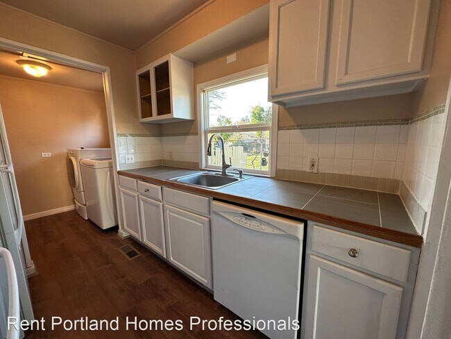 Foto del edificio - 2 br, 1 bath House - 12232 SE Kelly Street