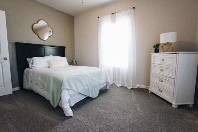 Foto del edificio - Riverside Townhomes