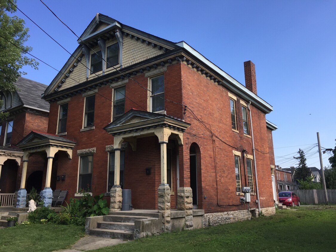 Primary Photo - 406 W 1st Ave