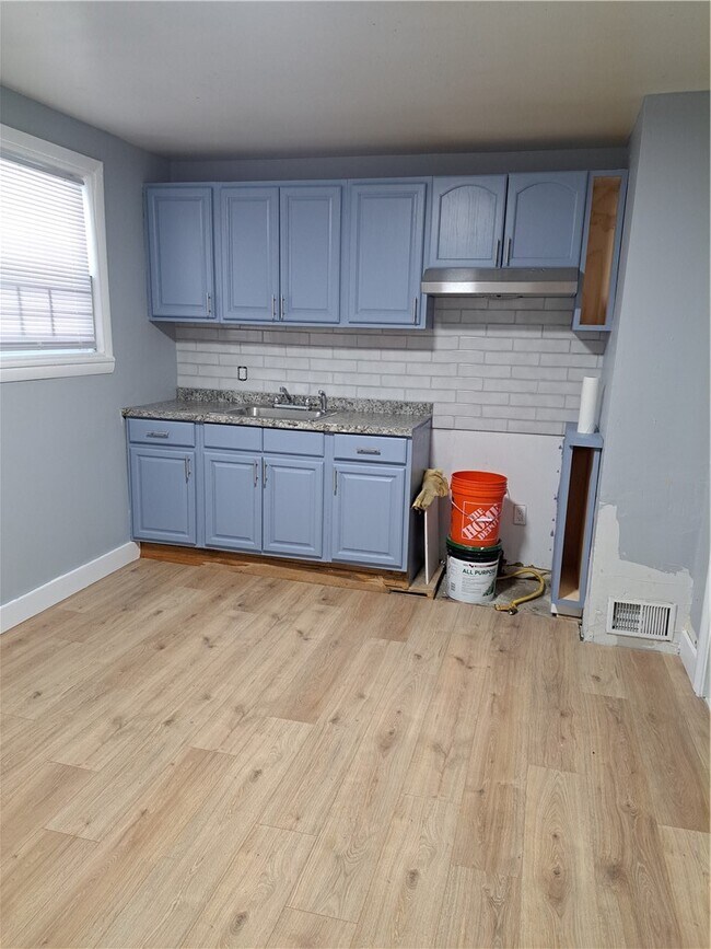 Foto del edificio - 72 Saratoga Ave