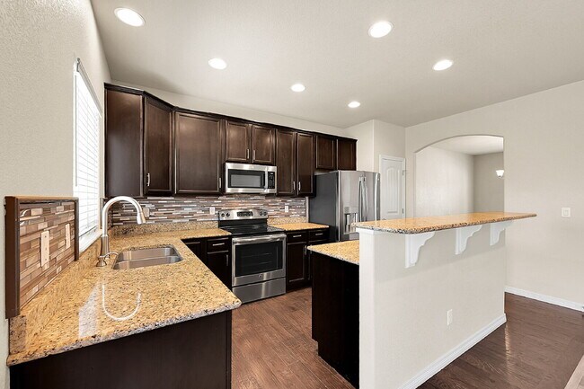 Foto del edificio - $2,450 - 4 Bed, 2.5 Bath Home with Fenced ...