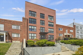 Building Photo - 1912 3rd St NE