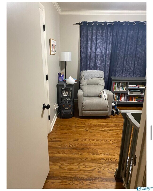 Foto del edificio - 817 Chambers Dr NE