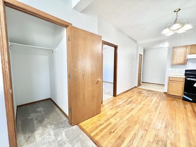 Foto del edificio - 167 S Jackson St