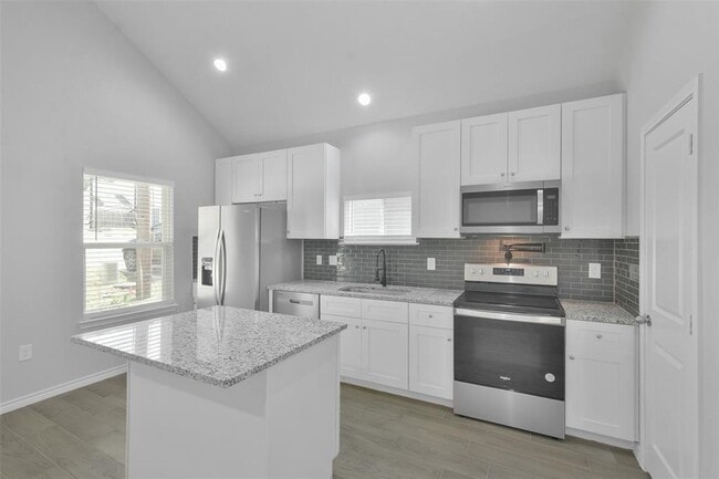 Building Photo - 352 Westchase St