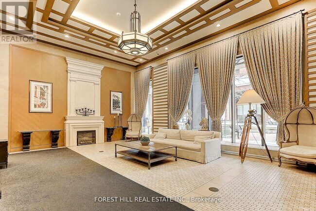 Photo du bâtiment - 800-2800 Lawrence Ave W
