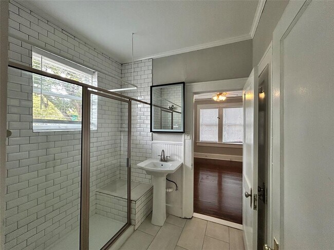 Foto del edificio - 4104 Garrott St