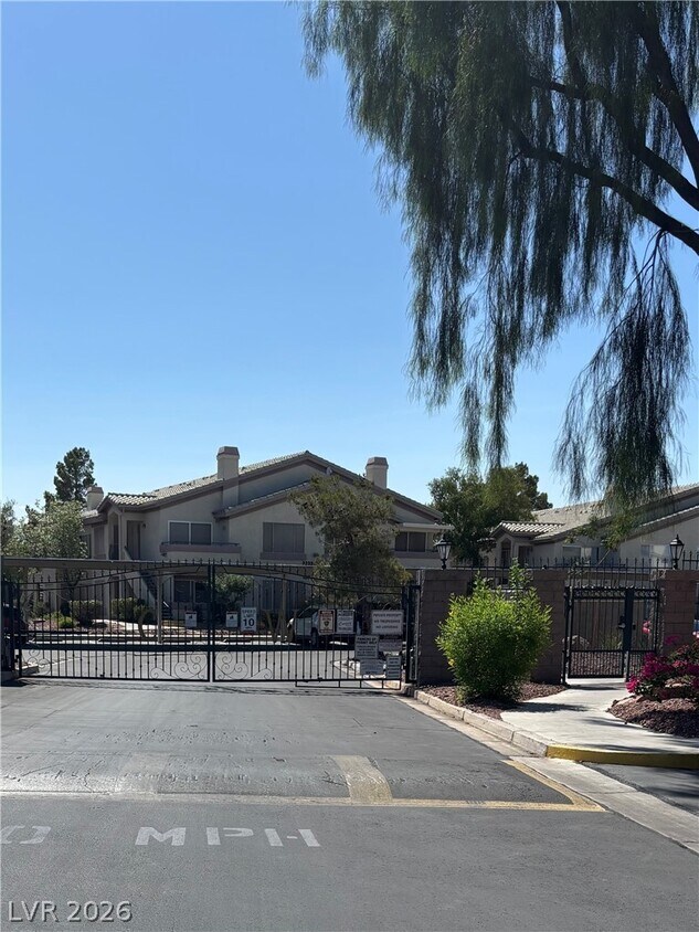 Building Photo - 5710 E Tropicana Ave