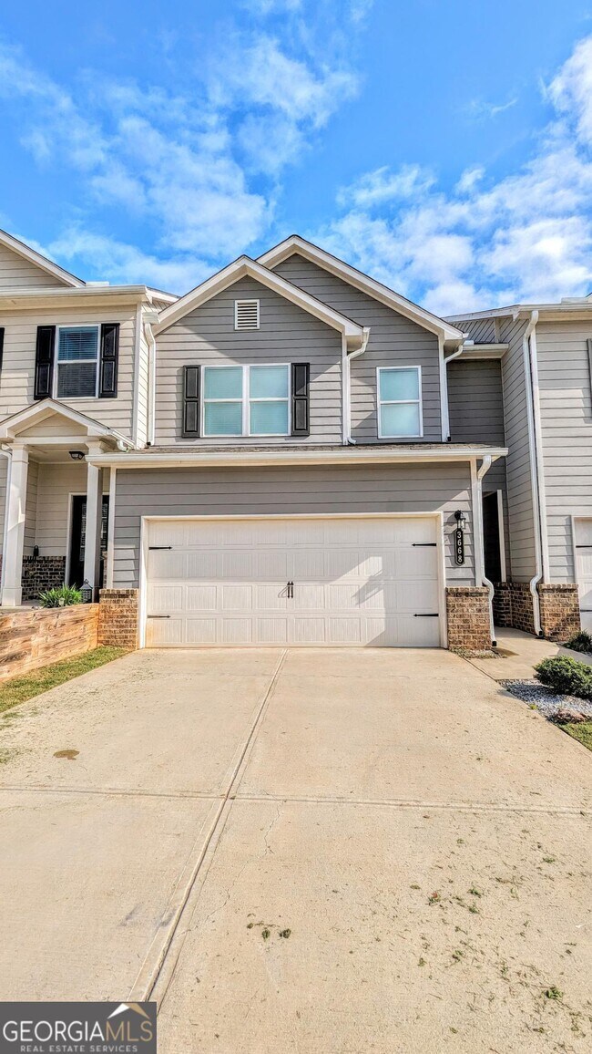 Building Photo - 3668 Acorn Dr