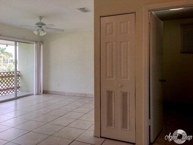 Foto del edificio - 1852 Golf View Ave