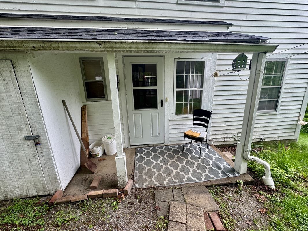 Primary Photo - 111 Rockwell St