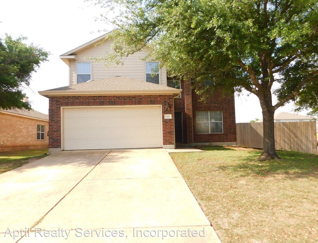 Primary Photo - 4 br, 2.5 bath House - 901 Ranchero Rd