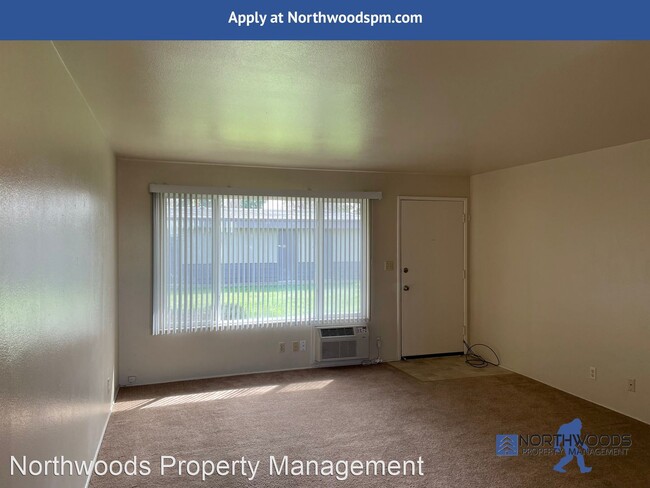 Building Photo - 3 br, 1 bath House - 3101 Bursell Rd Unit #3