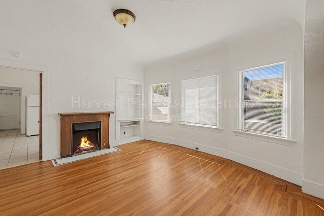 Building Photo - 2417 Eighth Street