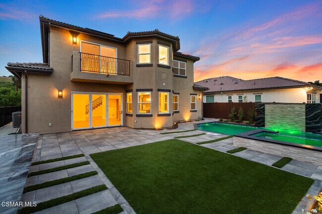 Foto del edificio - 295 Toyon Ct