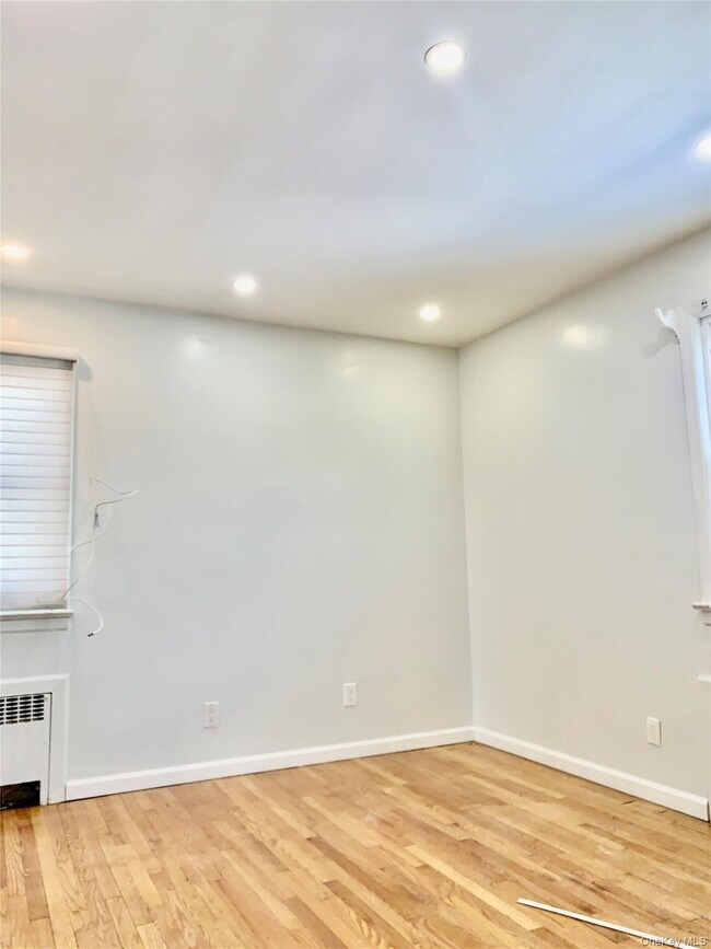 Building Photo - 336 Scranton Ave