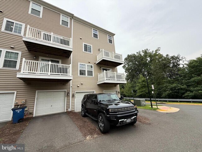 Building Photo - 14752 Malloy Ct