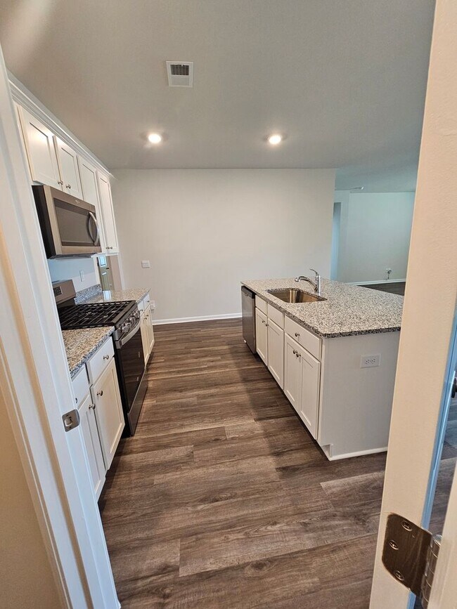 Building Photo - 3015 Long Spur Dr