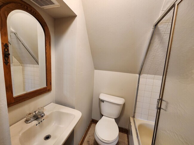 Foto del edificio - 705 E Montgomery St