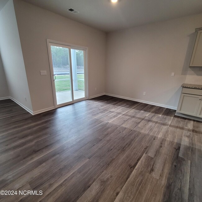 Building Photo - 7112 Foxhollow Ln