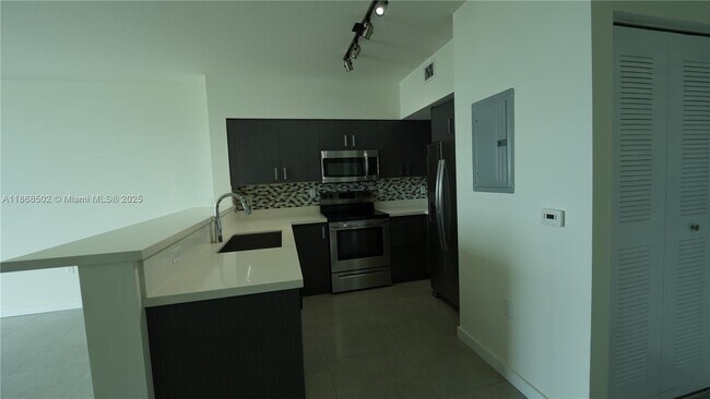 Foto del edificio - 729 NW 2nd St