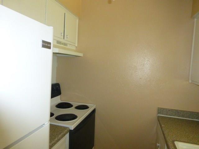 Building Photo - 322 Evelyn Dr