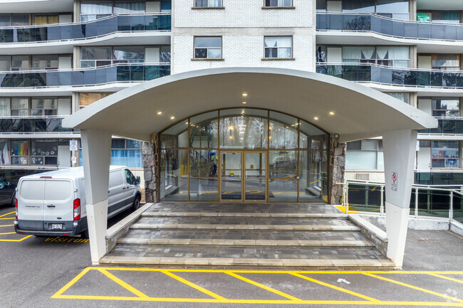 Entrance - 30 Speers Road Apartments