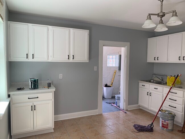 Kitchen - 2405 S 16th St