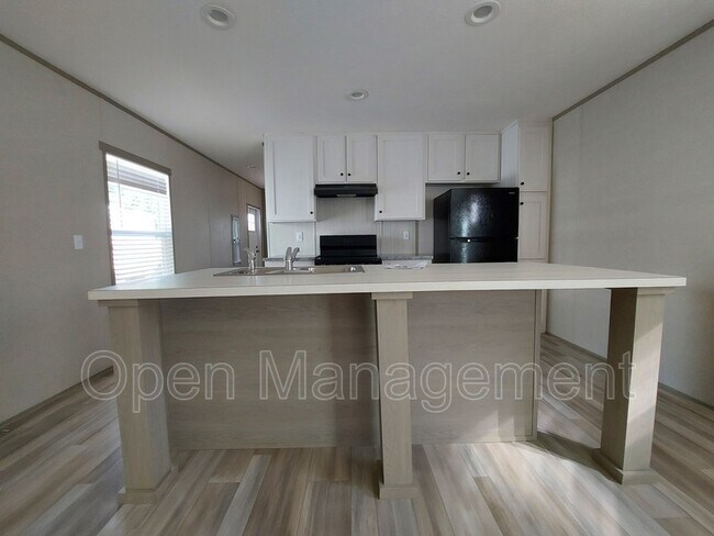 Foto del edificio - 7534 US-60