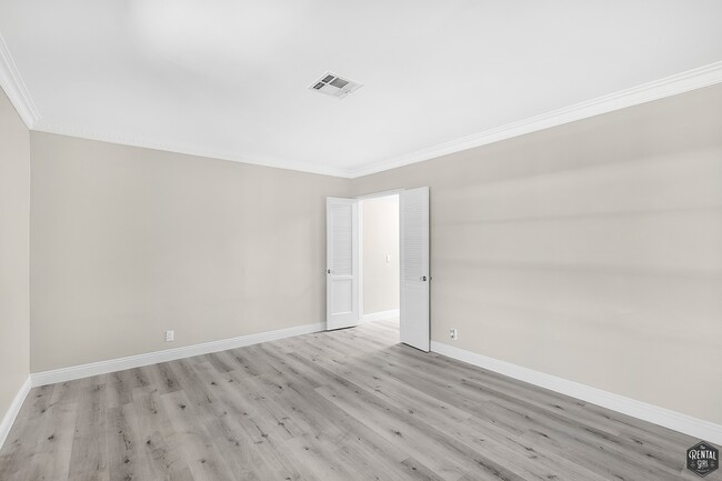 Building Photo - 8613 1/2 W. Olympic Blvd-