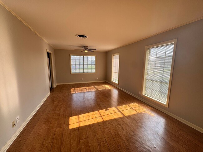Foto del edificio - Home For Rent In Maplewood