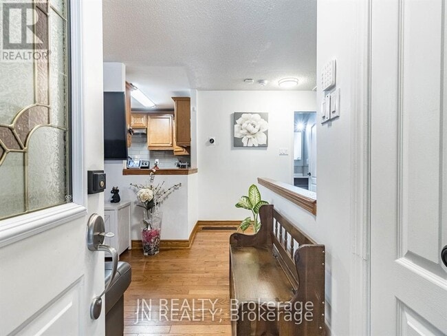 Building Photo - 23 Hazelglen Ct