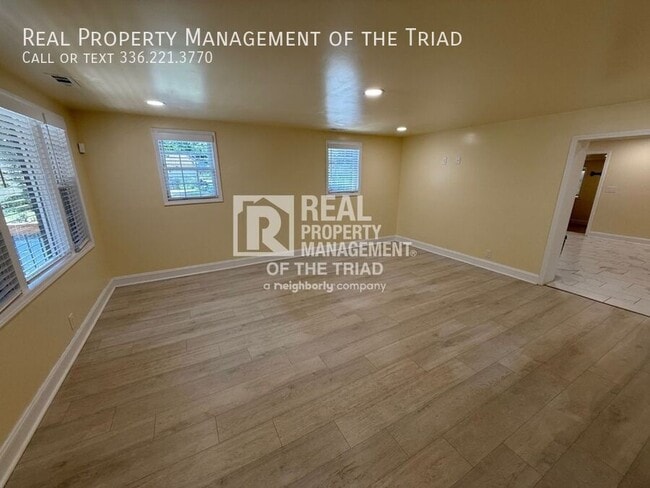 Building Photo - 1715 McKnight Mill Rd
