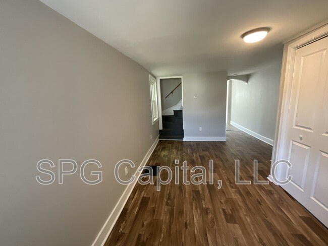 Building Photo - 251 Chambersburg St