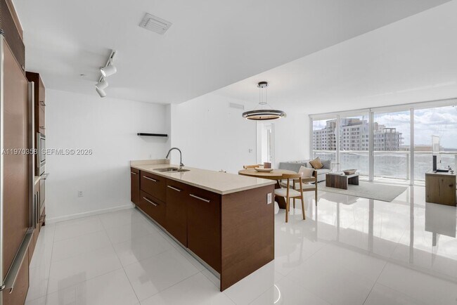 Foto del edificio - 465 Brickell Ave