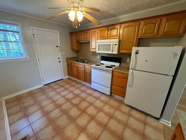 Foto del edificio - Milledge Ave Ext 1693/1695