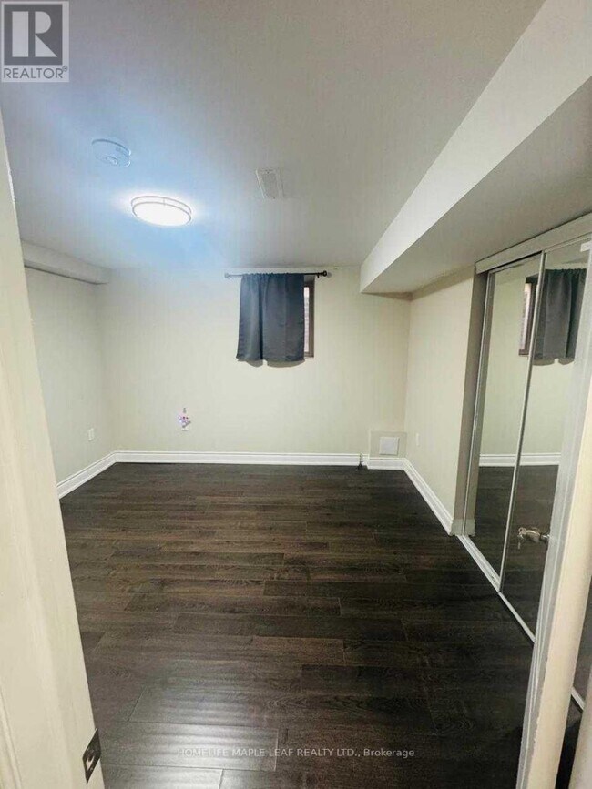 Photo du bâtiment - 5 Troyer St