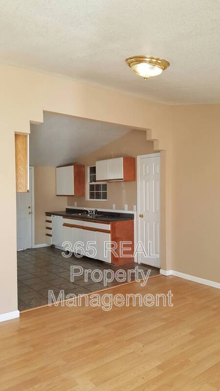 Building Photo - 242 16th Ave