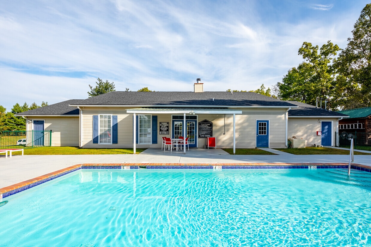 Foto principal - The Trails of Dickson Apartment Homes