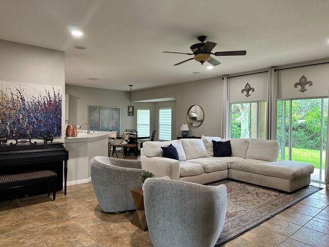 Building Photo - 2580 Azzurra Ln