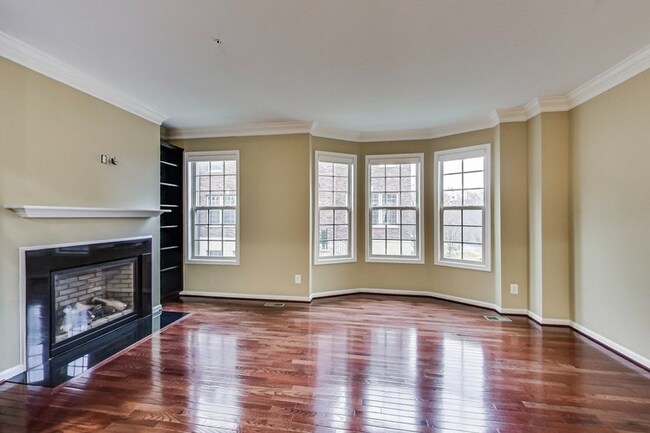 Building Photo - 702 Quayside Ct
