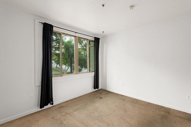 Building Photo - 1501 Front St