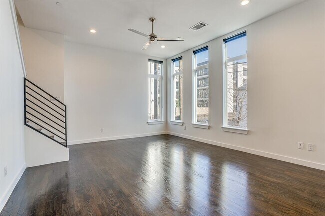 Foto del edificio - 2200 Bennett Ave