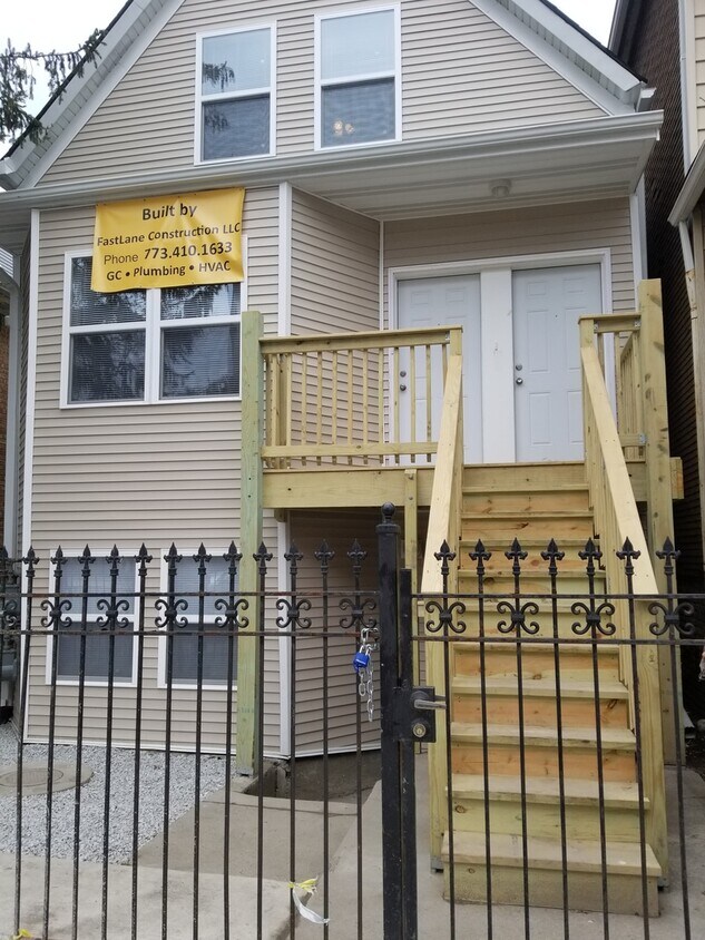 2905 N Central Park Ave Unit GDNR, Chicago, IL 60618 Room for Rent