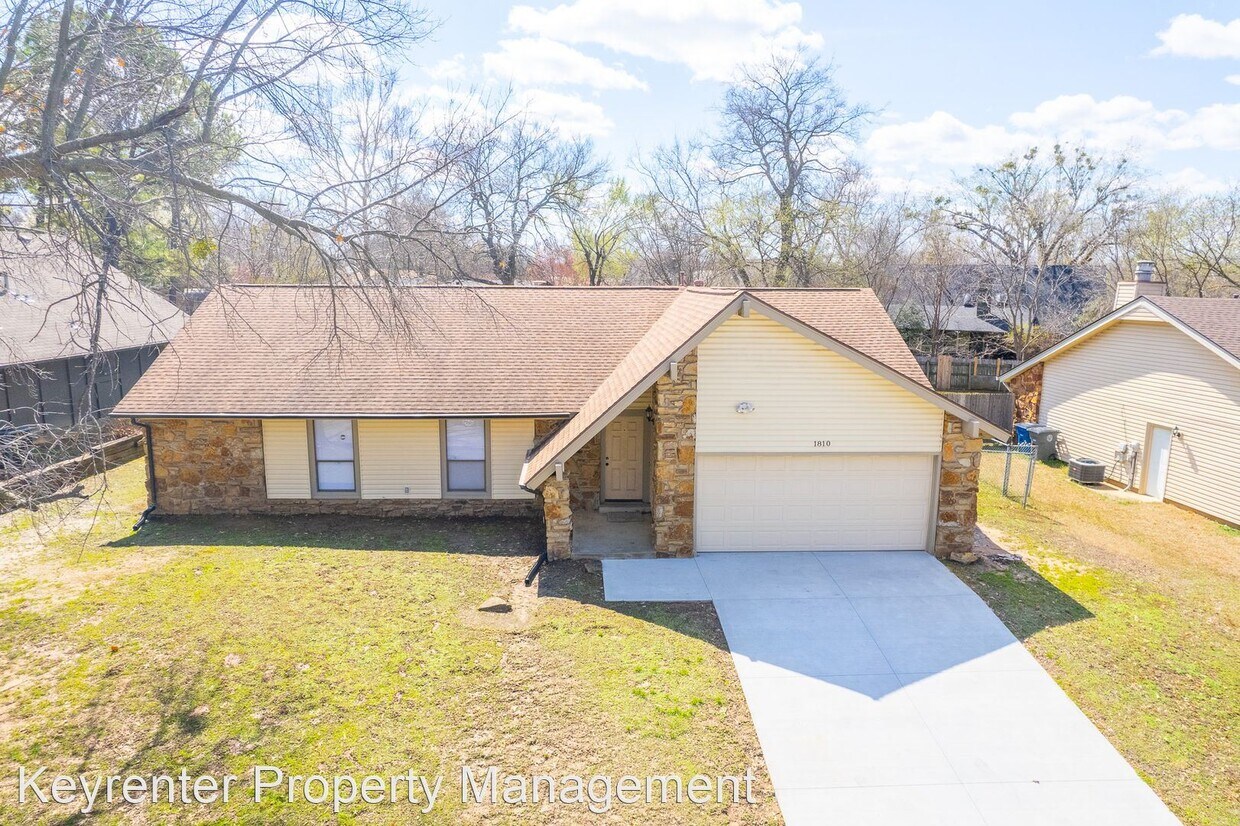 Primary Photo - 3 br, 2 bath House - 1810 W 64th St