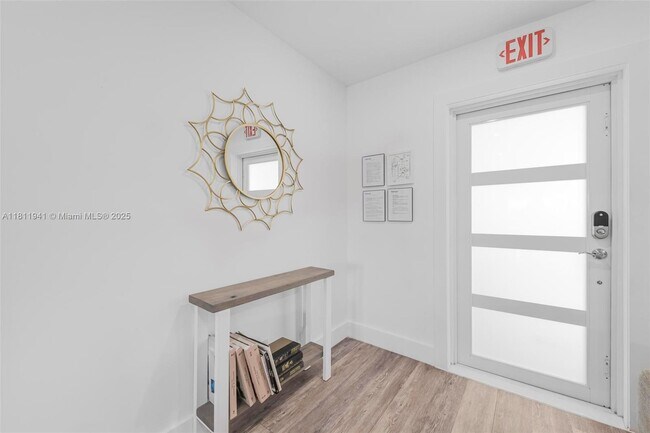 Foto del edificio - 4905 Johnson St