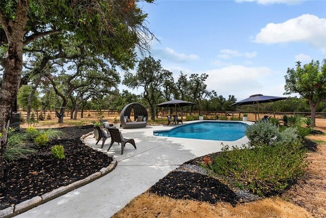 Building Photo - 620 Post Oak Dr