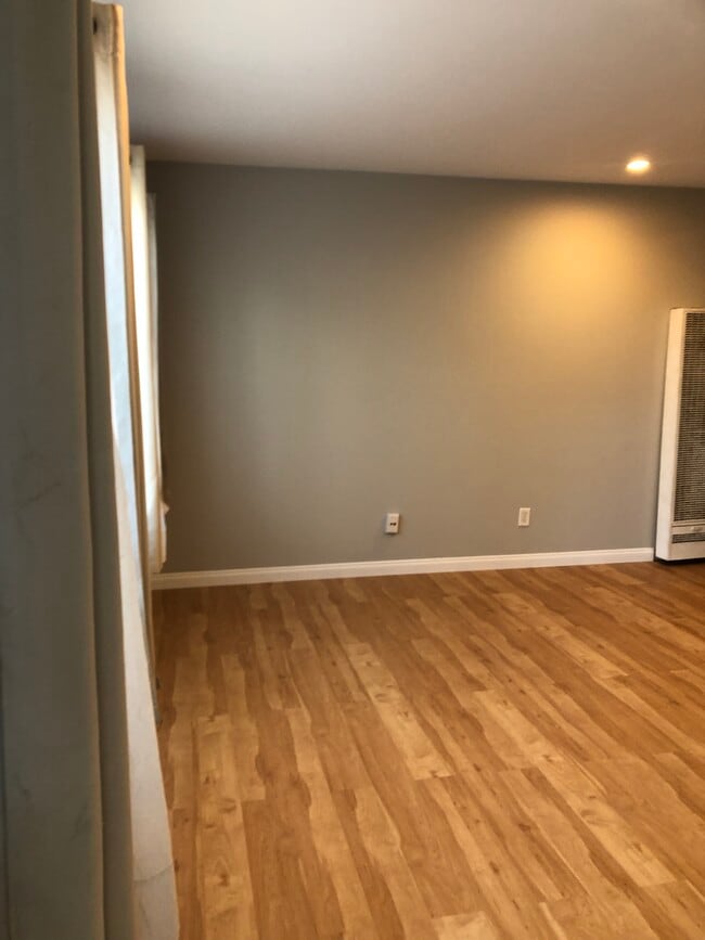 Building Photo - 4822 W 116th St